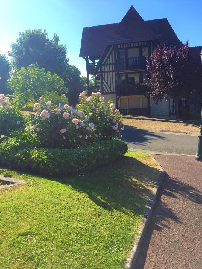 Domaine Prive, , Piscine, Jacuzzi, Joli Appartement Deauville Eksteriør bilde